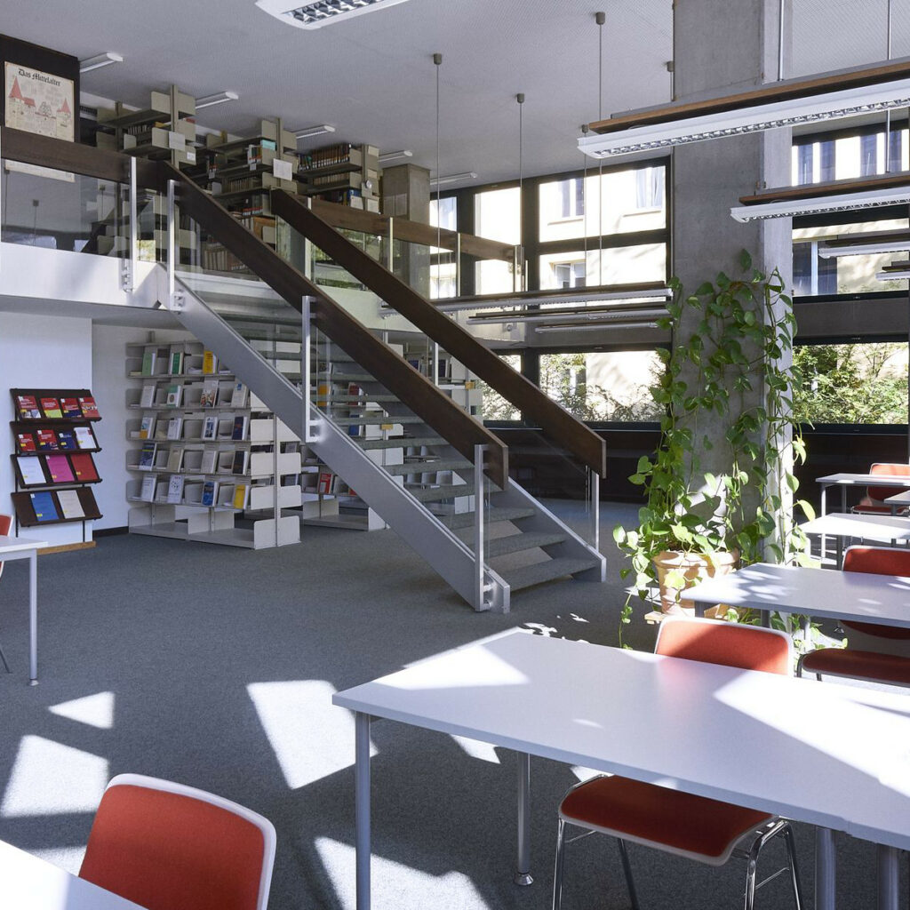 Moodle - Hochschule für Philosophie München