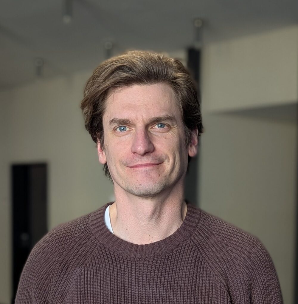 Robert Ludewig im Foyer der HFPH