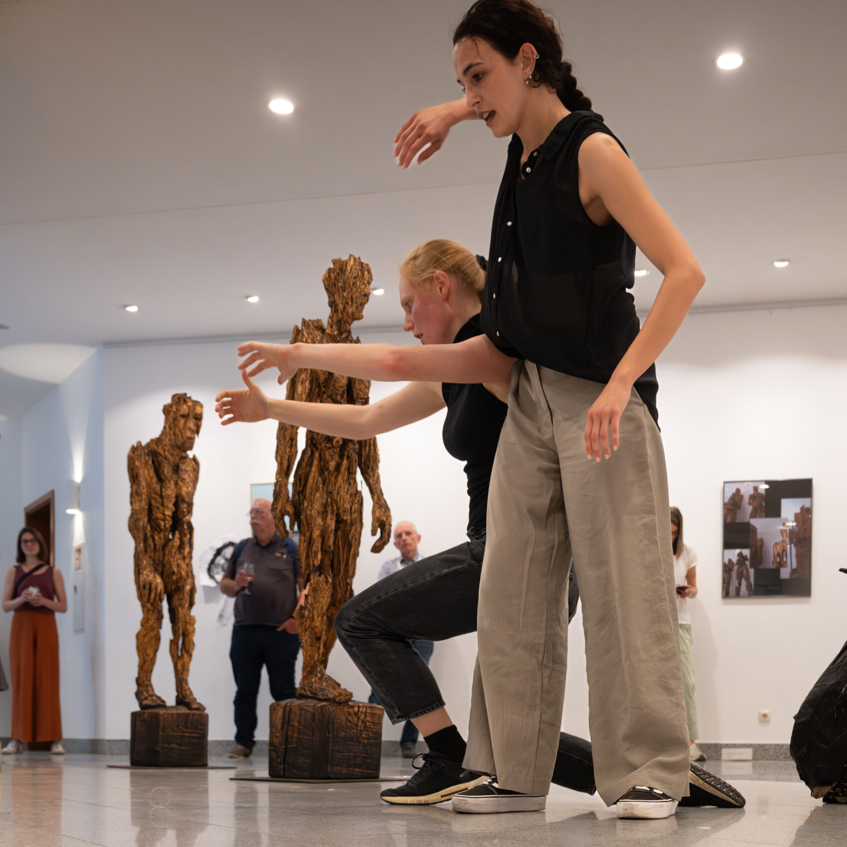 Midissage "Mensch-Sein" Kuhnlein x HFPH mit Performance