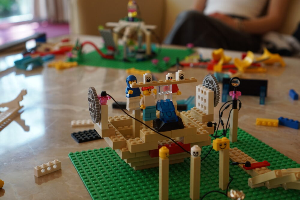 Auf dem Foto sieht man Legobausteine, die auf der Tagung für verantwortungsvolle KI zum Einsatz kamen