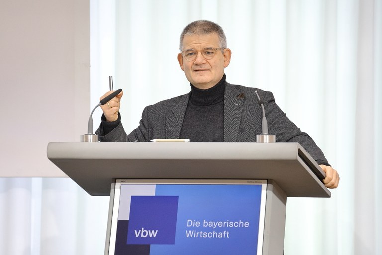 Vortrag von Prof. Dr. Dr. Johannes Wallacher bei "Arbeit geben - Arbeit nehmen"