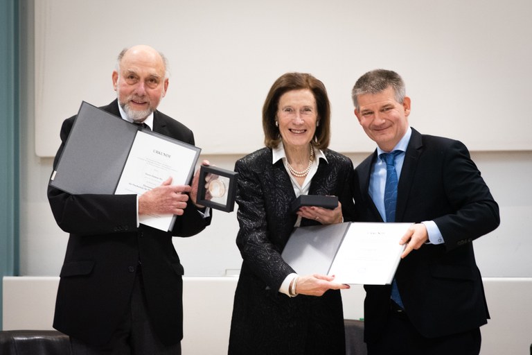 Das Ehepaar Six erhält die Ehrensenatorinnenwürde der HFPH 2020 Copyright-HFPH-Sachs